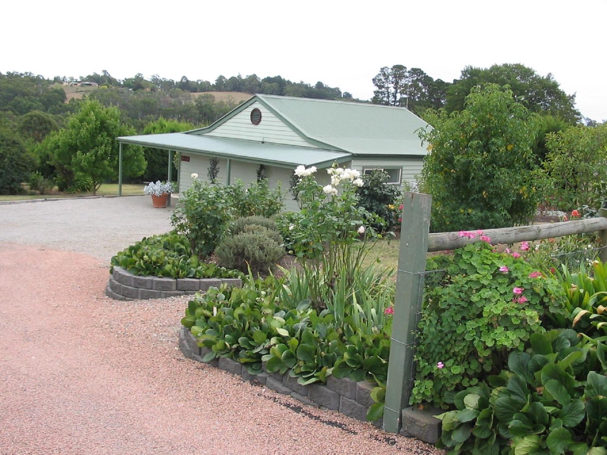 Wild Cattle Creek Estate Bed & Breakfast Wandin Yallock Room photo