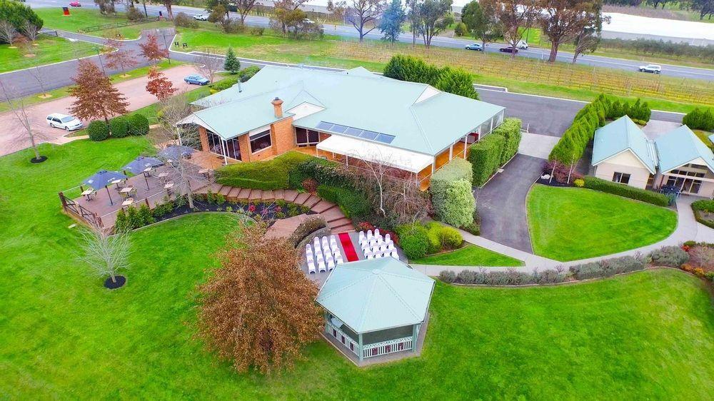 Wild Cattle Creek Estate Bed & Breakfast Wandin Yallock Exterior photo