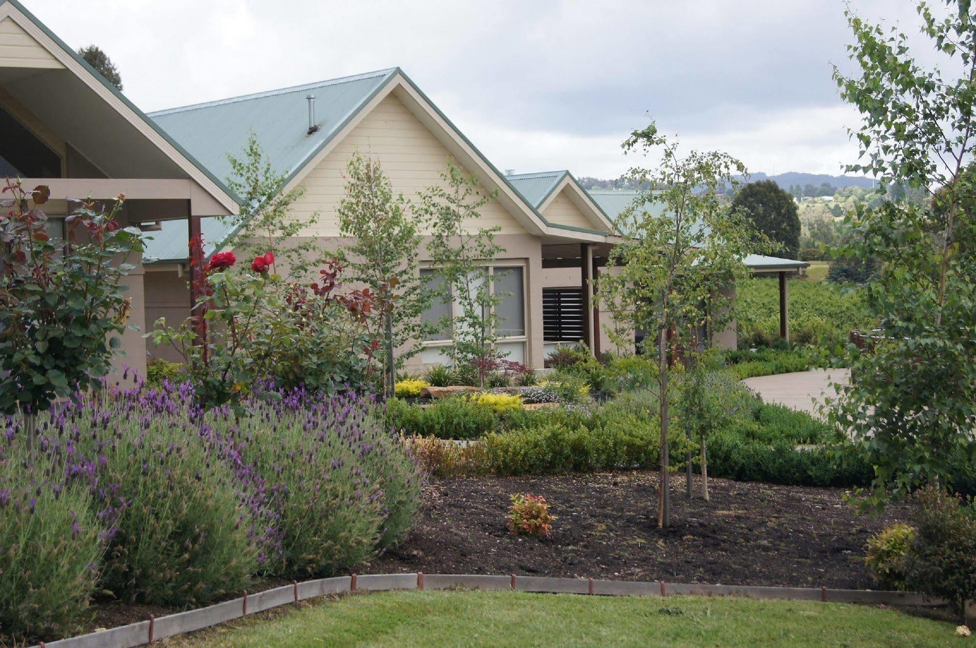 Wild Cattle Creek Estate Bed & Breakfast Wandin Yallock Exterior photo